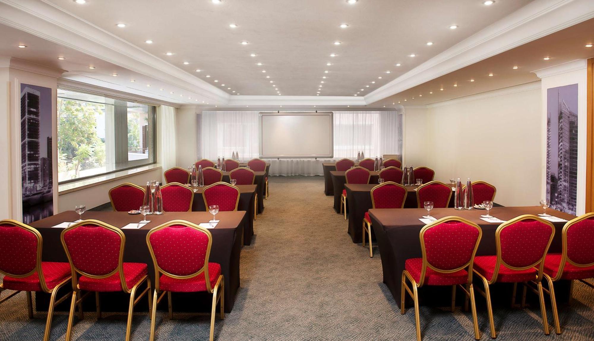 Hotel Radisson Blu Martinez Bejrút Exteriér fotografie Meeting room