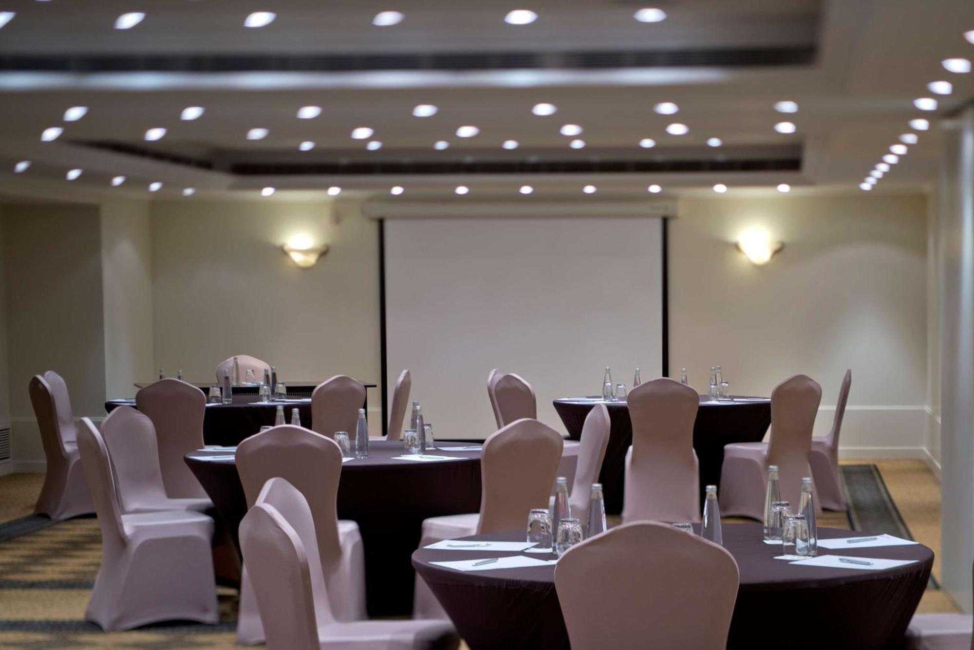 Hotel Radisson Blu Martinez Bejrút Exteriér fotografie Meeting room