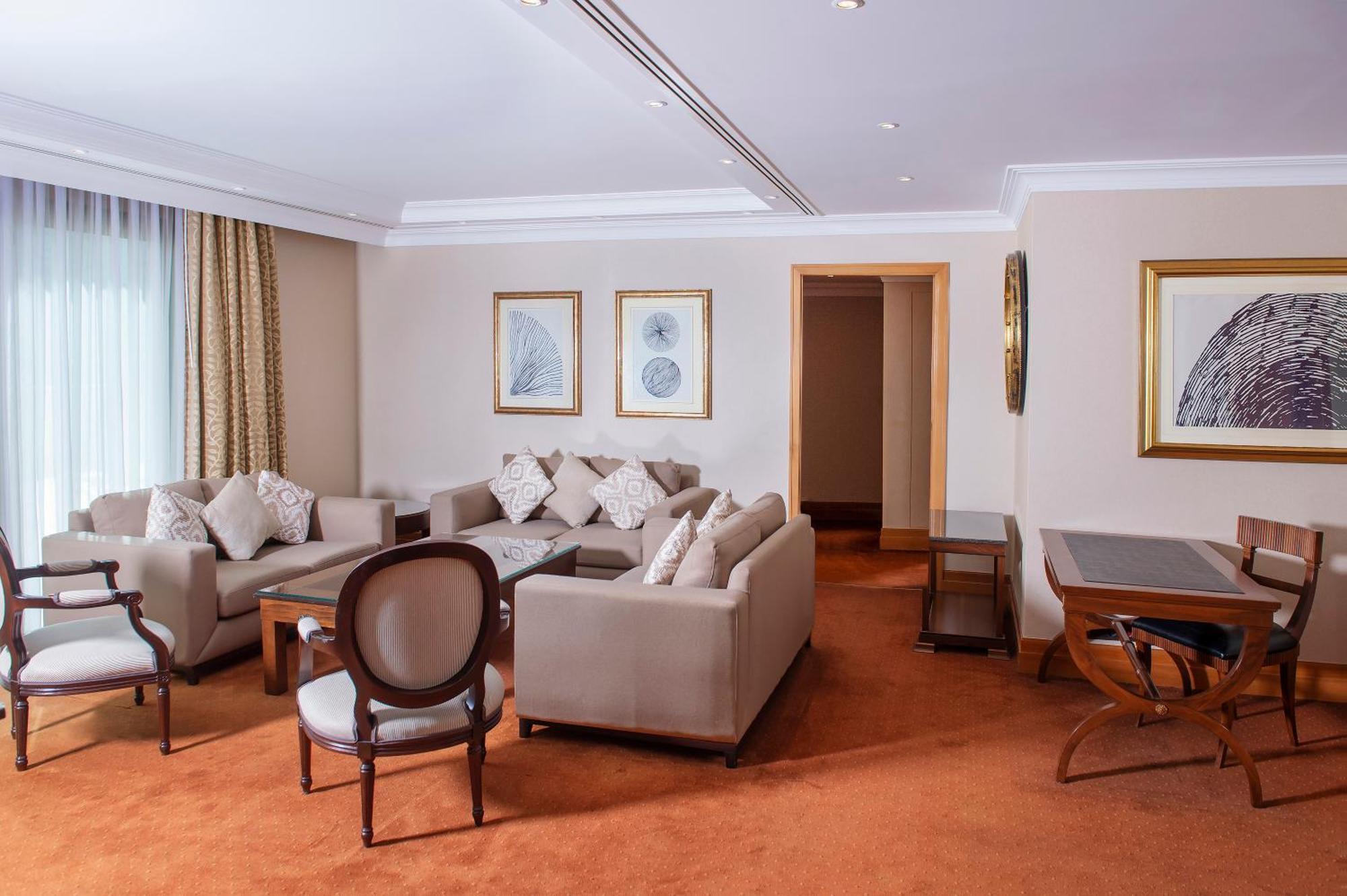 Hotel Radisson Blu Martinez Bejrút Exteriér fotografie A suite at the InterContinental Hotel, London, Park Lane